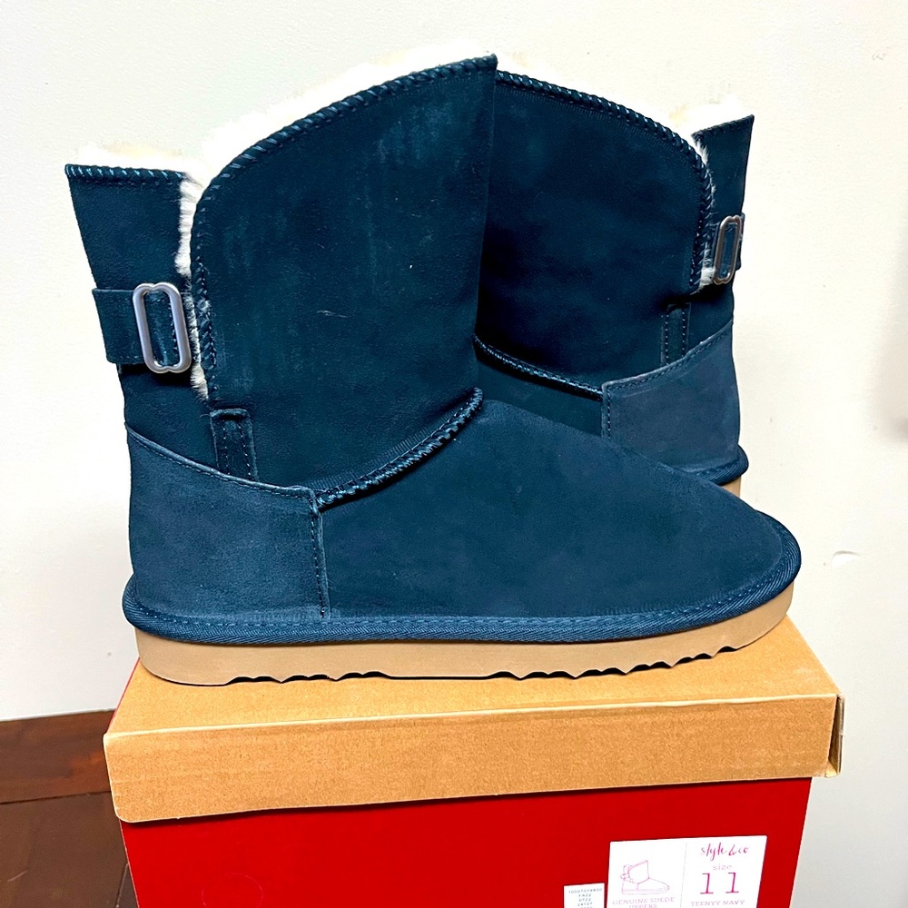 Blue size 11 Suede Boots